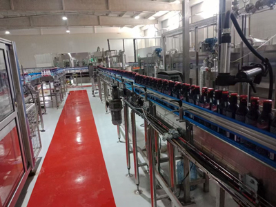 Garrafas de alum&iacute;nio de 12.000 bph linha de bebidas carbonatadas.