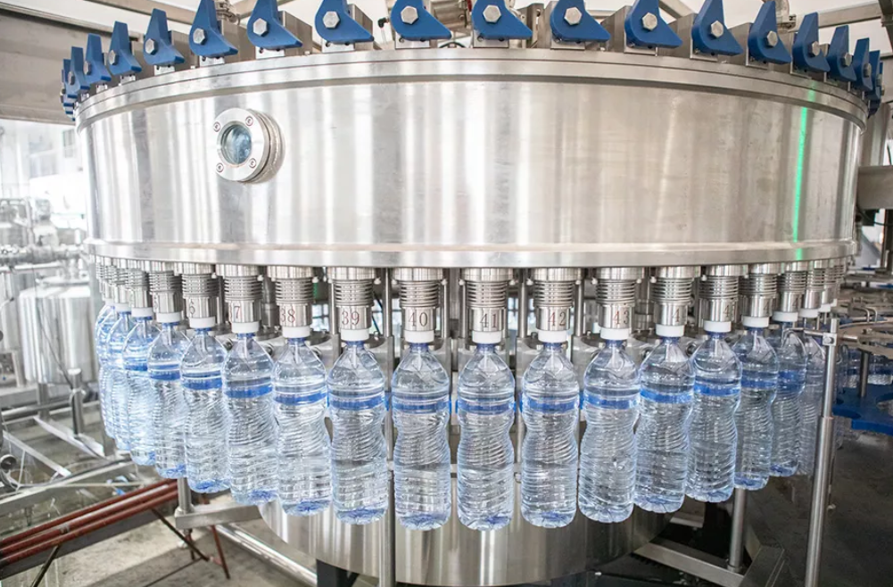 Monobloco de enchimento da gravidade