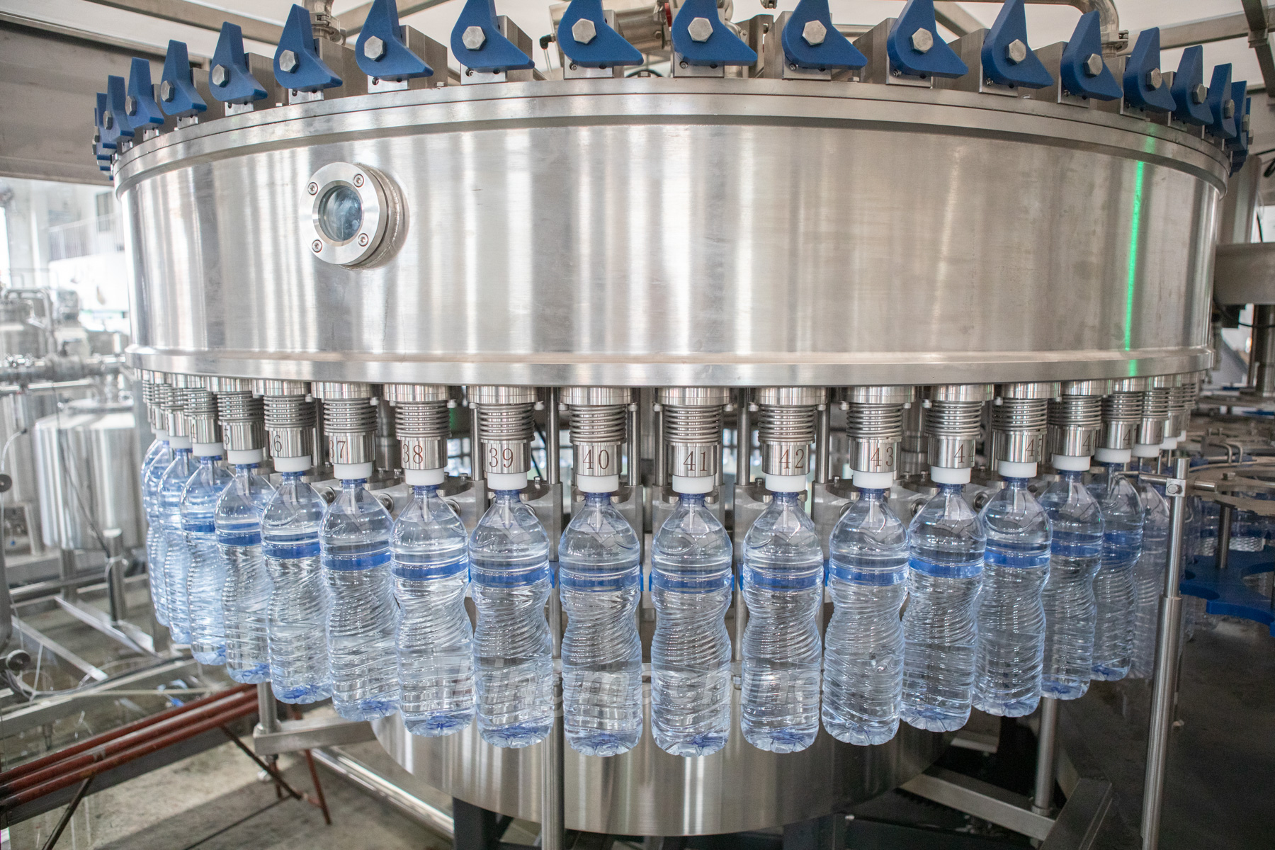 Monobloco de enchimento da gravidade